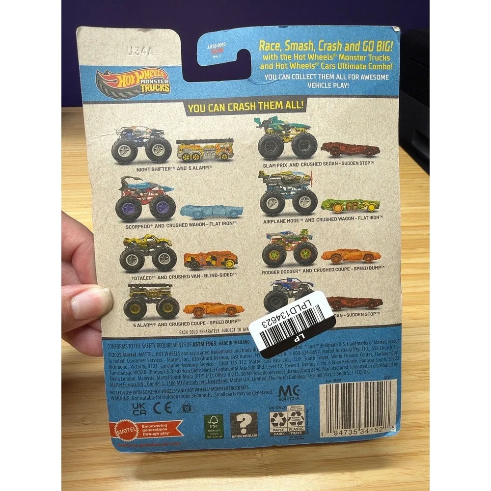 Hot Wheels Monster Trucks 5 Alarm w/ Crushable Car GRH81 New Sealed